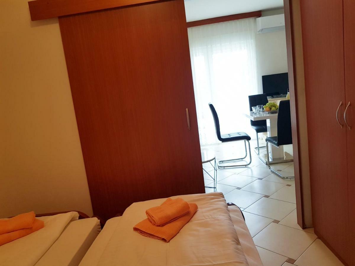 Apartments Mrkonja マトゥリ エクステリア 写真